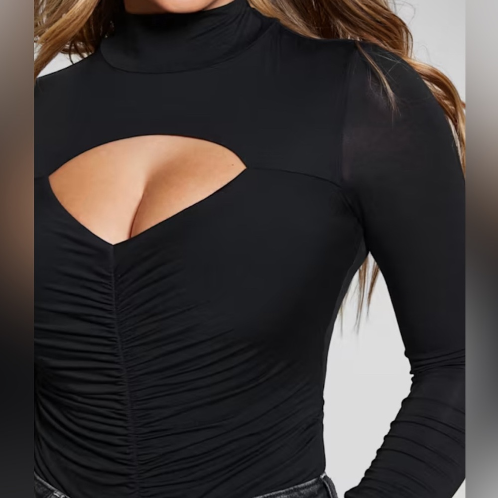 NEW Guess Eco Brienna Cutout Top!!! - Picture 4 of 5